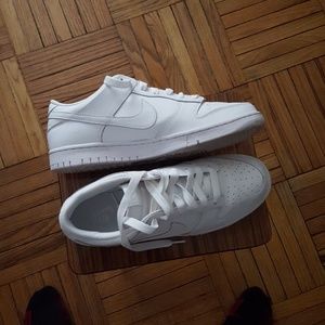 White Nike sneakers size 11